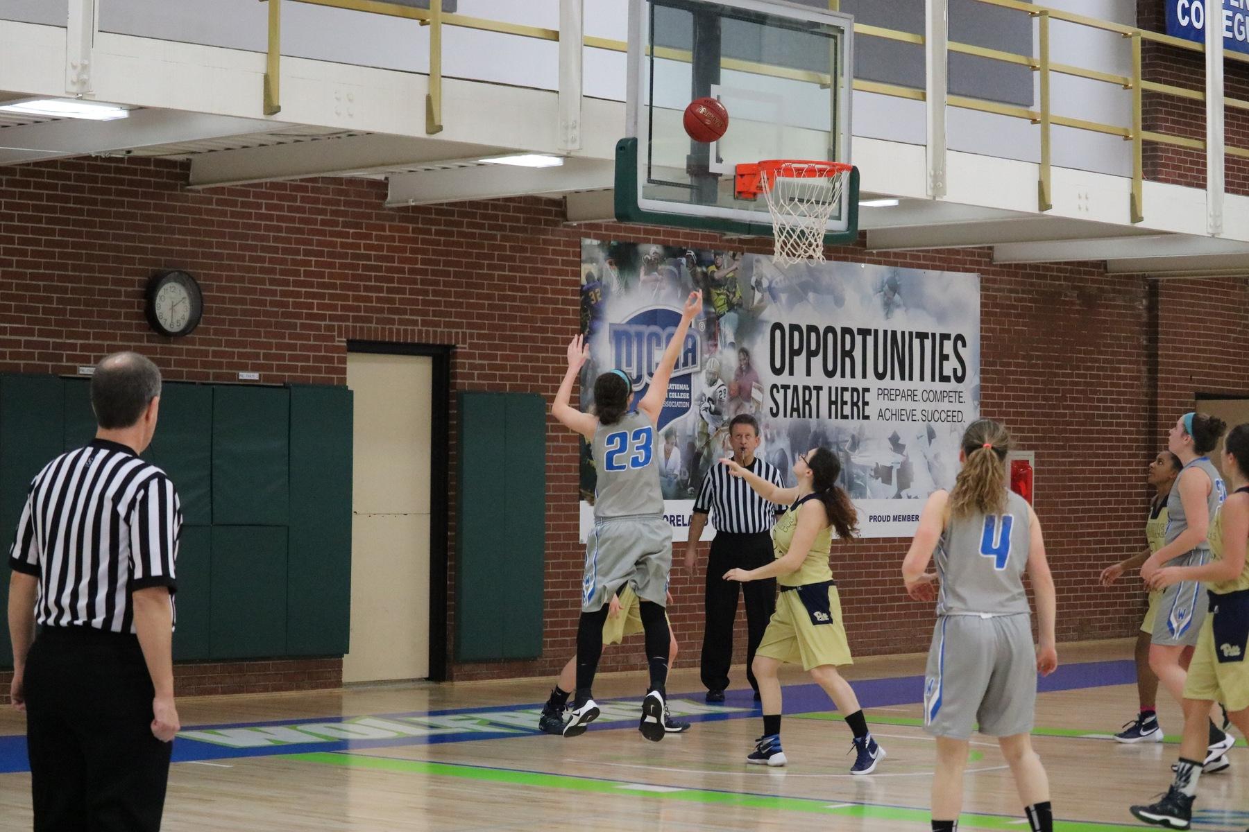 Surike and Misleany Lead Women's Basketball to Wins